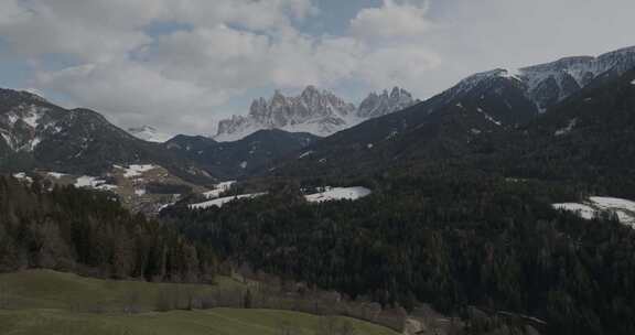 Val di Funes、阿尔卑斯山、白
