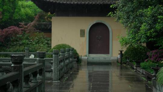 113 杭州 寺庙 古建筑 下雨天 塔楼 鸟