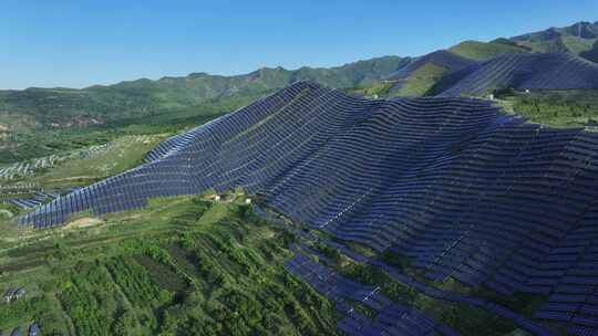 山地光伏基地航拍