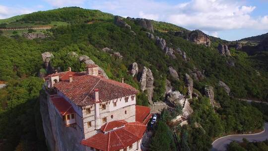 无人机航拍希腊的修道院视频素材模板下载