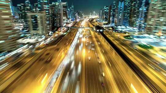 城市道路夜晚车流景象
