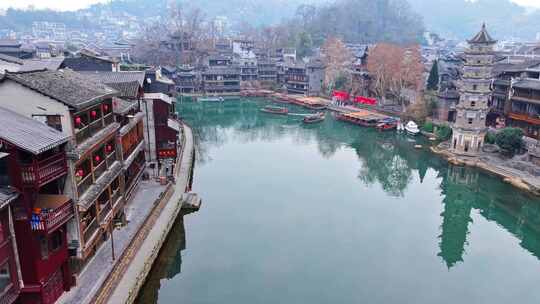 湖南湘西凤凰古城，古镇水乡航拍全景