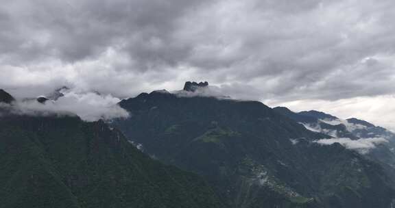 怒江峡谷高黎贡山云海航拍