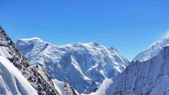 航拍四川甘孜横断山脉贡嘎山区雪山冰川风光