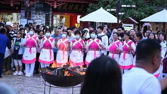 丽江古城篝火晚会