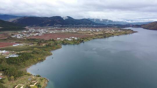 香格里拉，高速路，河流，高原，农场，藏区