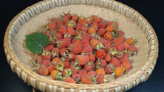 4K农村美食刺泡树莓山莓