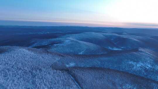 大兴安岭林海雪原寒冬夕阳雪景