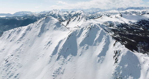 四川夹金山雪山冬日航拍风景