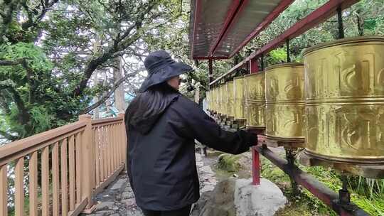 转经筒升格信仰寺庙视频素材模板下载