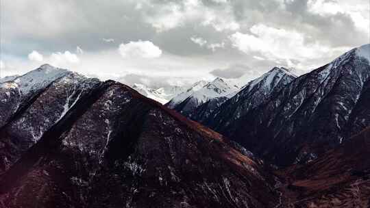西藏318沿路雪山云海延时摄影
