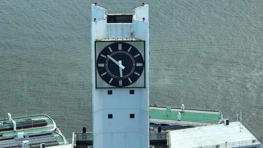 厦门市第一码头邮轮码头轮渡鹭江道船在海上