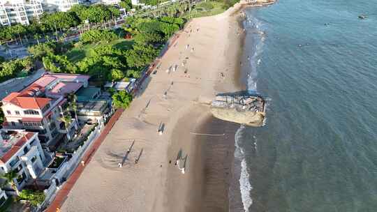 厦门海岸线航拍海边沙滩风景珍珠湾海滨浴场