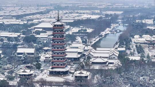 航拍瘦西湖景区园林大明寺观音山宋夹城雪景