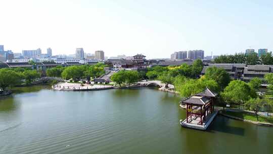 山东德州董子园风景区湖景城市风光航拍