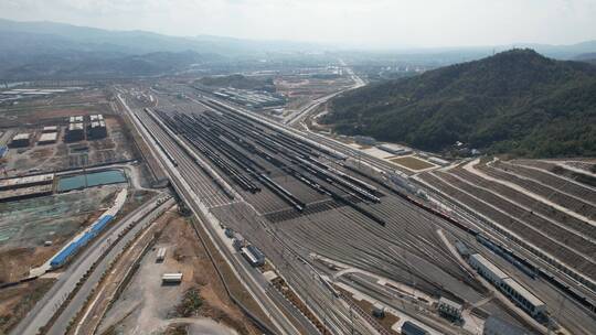 城市风光盖楼建筑风景山川农田种植