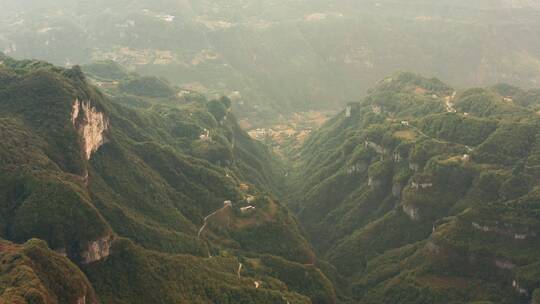 航拍山川峡谷丁达尔效应