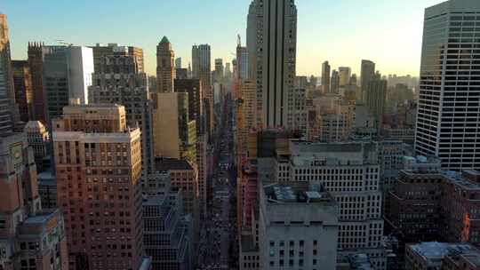 纽约曼哈顿帝国大厦汽车街道阳光摩天大楼