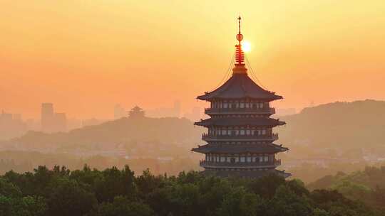 航拍清晨日出杭州西湖风景区雷峰塔建筑同框