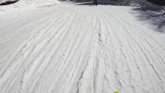 滑雪板下坡室外滑雪第一视角惊险刺激视频素材模板下载