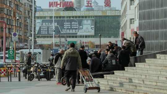 物流搬运工下棋打牌休息五爱市场沈阳