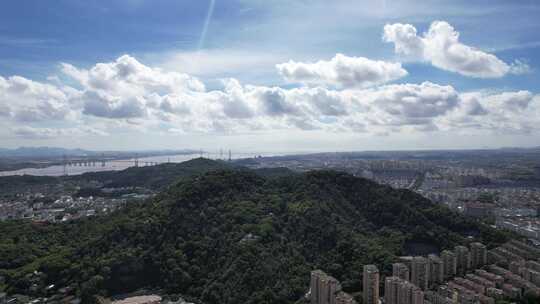 城市蓝天白云天际线城市高楼建筑航拍