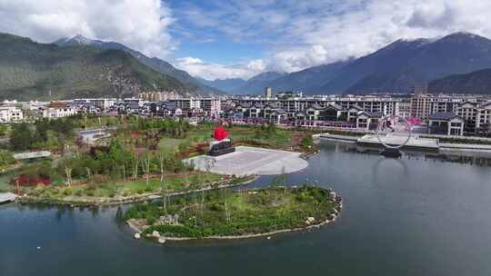 西藏林芝市民族团结广场城市建筑风光航拍