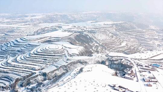 黄土高原雪山航拍