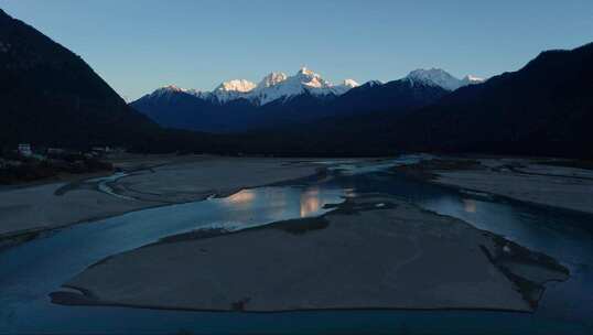 航拍西藏古乡湖风景