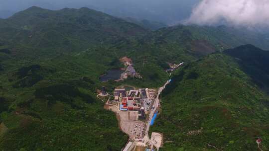 湖南大围山红莲寺与游客服务中心俯瞰