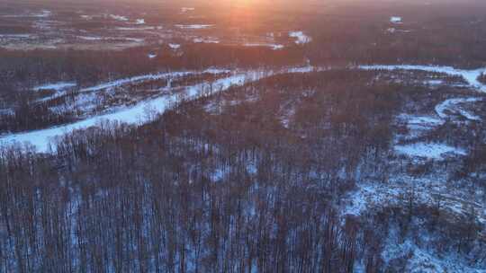 大兴安岭寒冬森林河湾暮雪