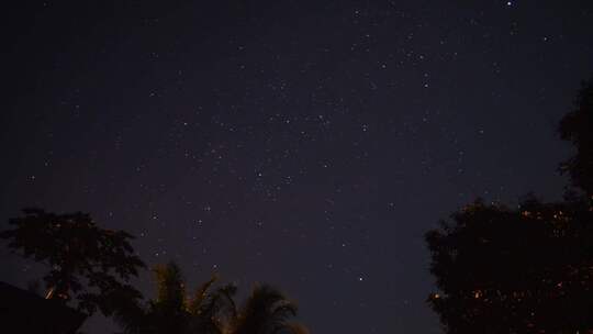 延时拍摄夜晚星空