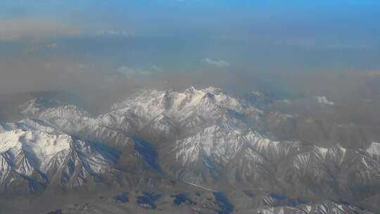 飞机航拍祁连山雪山甘肃青海界山