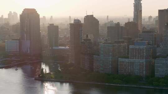 城市航拍纽约曼哈顿炮台公园摩天大楼日出河