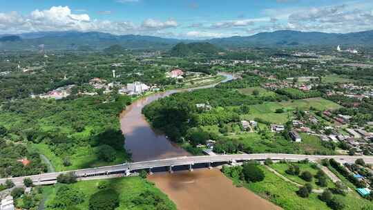 航拍泰国清莱湄考河城市桥梁航拍自然风光