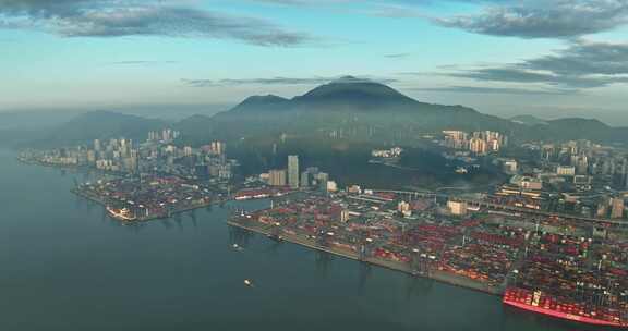 深圳盐田港清晨航拍港口大景