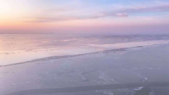 航拍高邮湖结冰