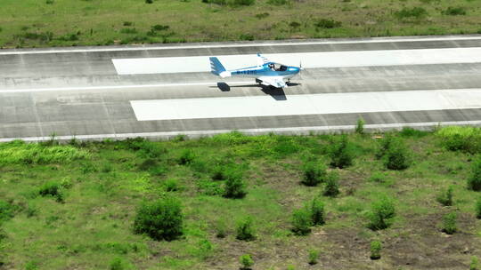 通用机场飞机起飞滑行跑道小飞机通用航空