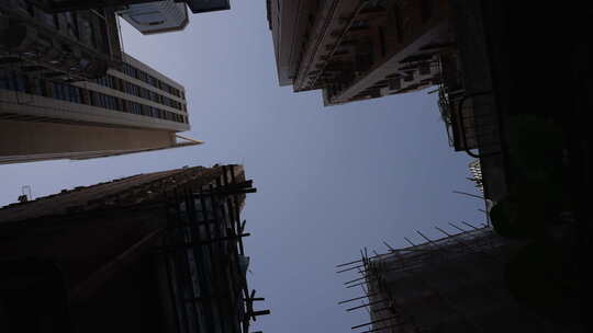 仰拍香港中环建筑