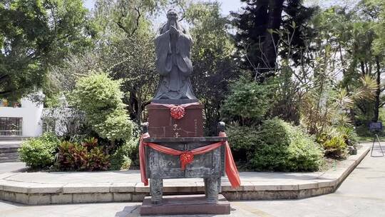 深圳东湖公园孔子雕像