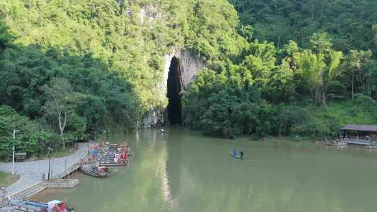 船进船出的坝美景区