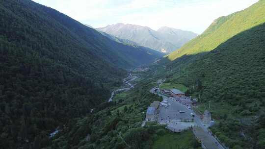 川西四姑娘山雪山峡谷森林航拍