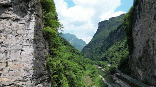 航拍大山峡谷森林自然风光