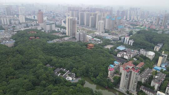 航拍湖南岳阳金鹗山公园