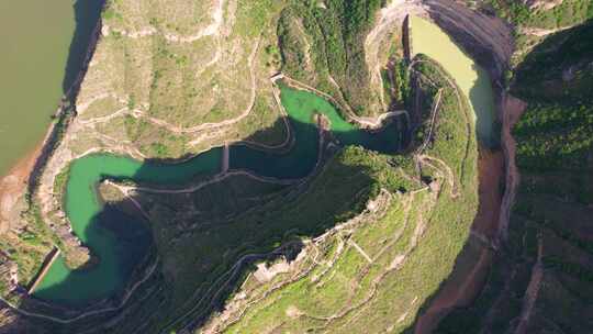 4K黄河枯水期河流河道自然山峰航拍视频