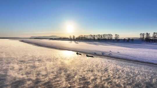 4K江上不动的渔船第一场雪后