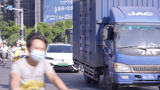 街头   车流 人流  十字路口   城市街头