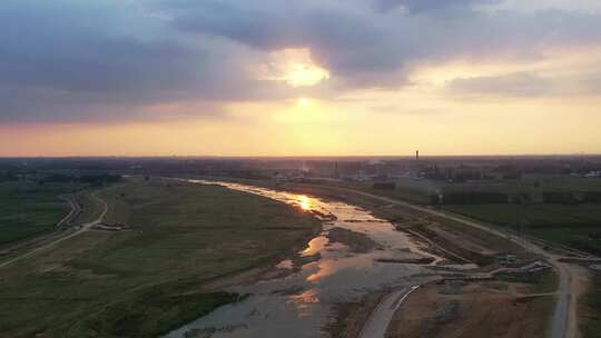 建设中的枣庄蟠龙河大桥夕阳余晖视频素材模板下载