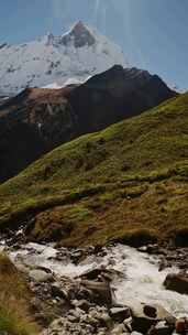 山脉，溪流，喜马拉雅山，山峰