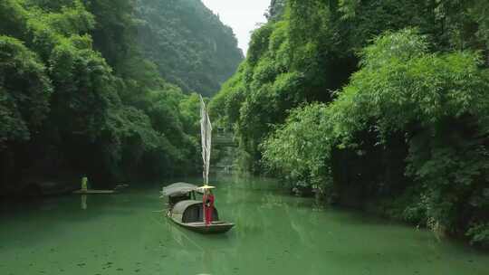 航拍小桥流水人家 小舟